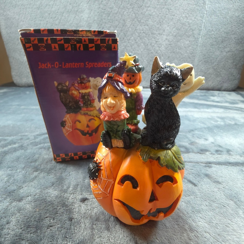 Halloween Jack-O-Lantern Spreader Set with Pumpkin Base Cat Ghost Witch 5 Piece